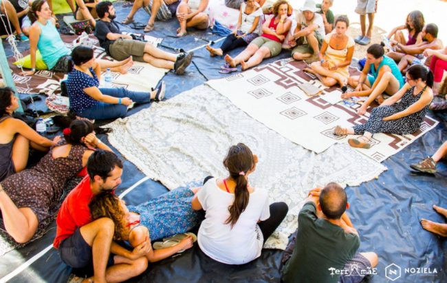 Apresentação e debate no Eco-Festival Terra Mãe em Fafe, Julho de 2016. Foto: Progeto Aparte